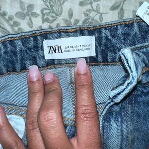 Zara Blue Classic Denim Jeans with Contrast Stitching